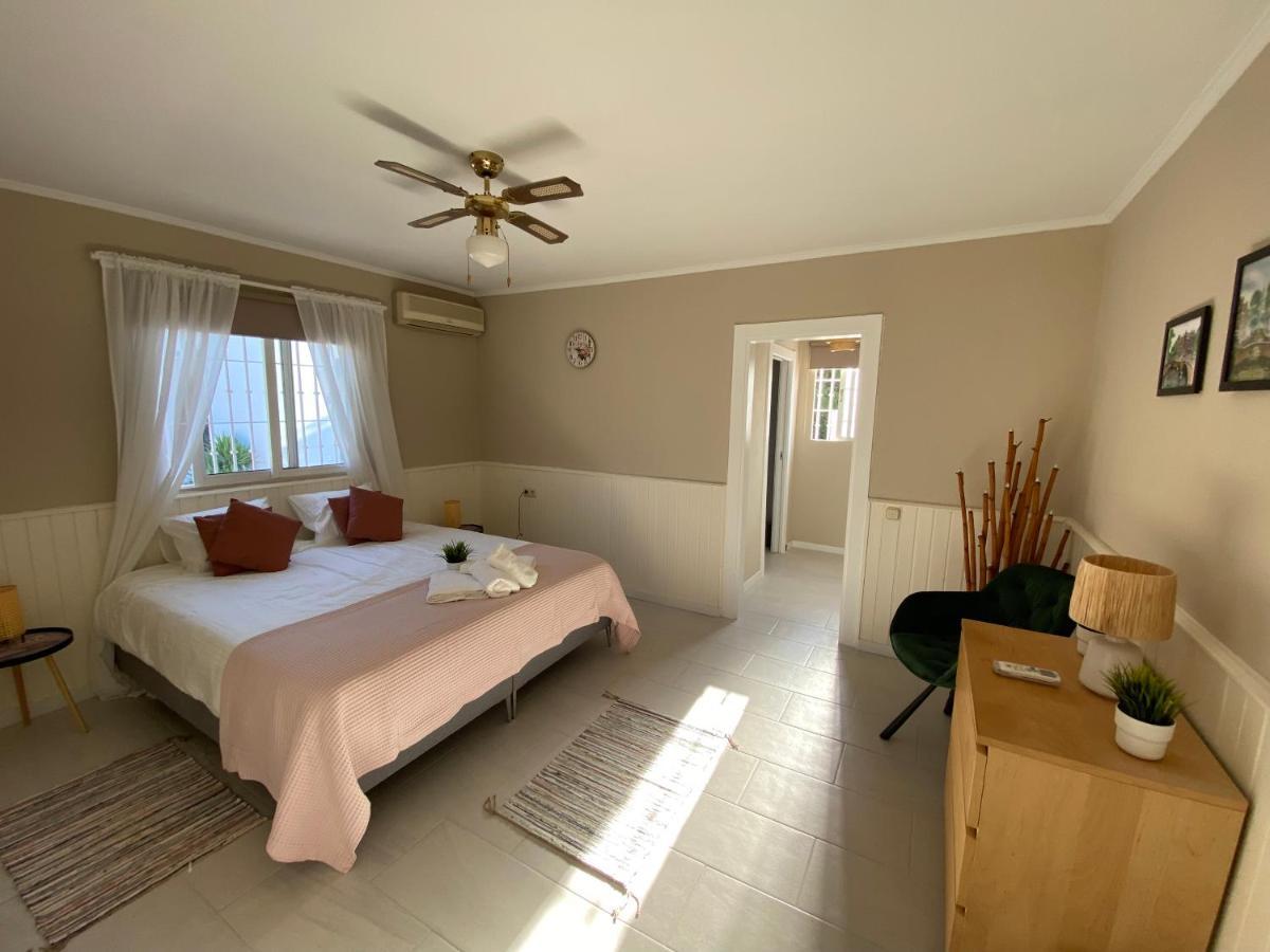 Casa Donny Bed & Breakfast Alhaurin el Grande Ruang foto
